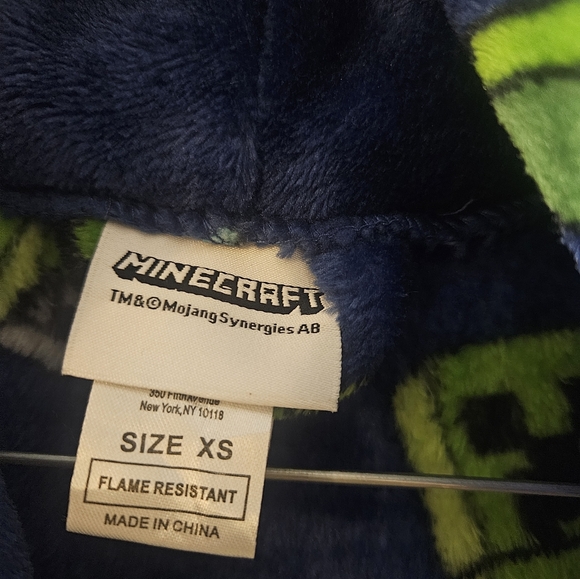 Children's Minecraft Robe. - Picture 5 of 8